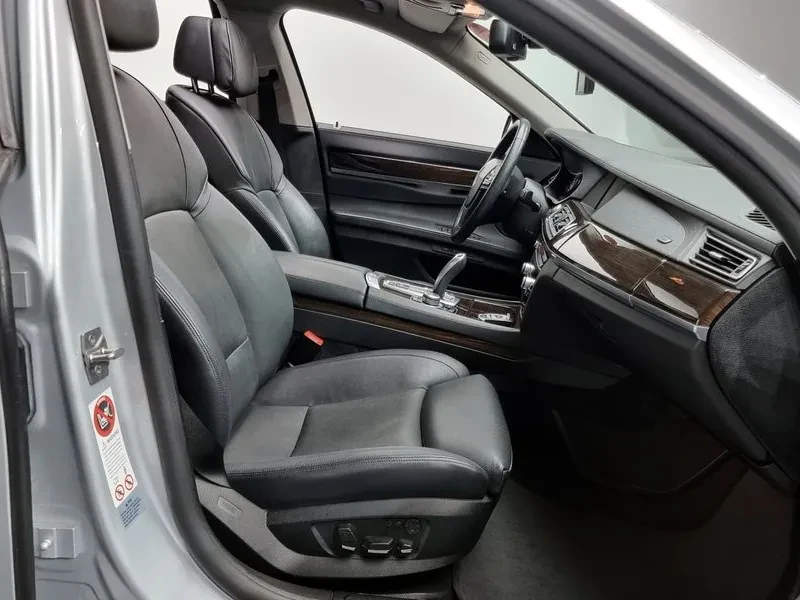 BMW 730, снимка 10 - Автомобили и джипове - 55176256