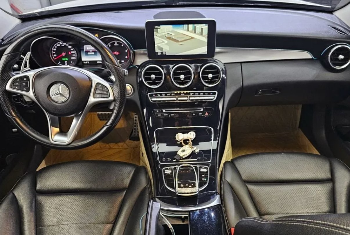Mercedes-Benz C 220 Avantgarde + Head Up Display +  Реални км - изображение 1