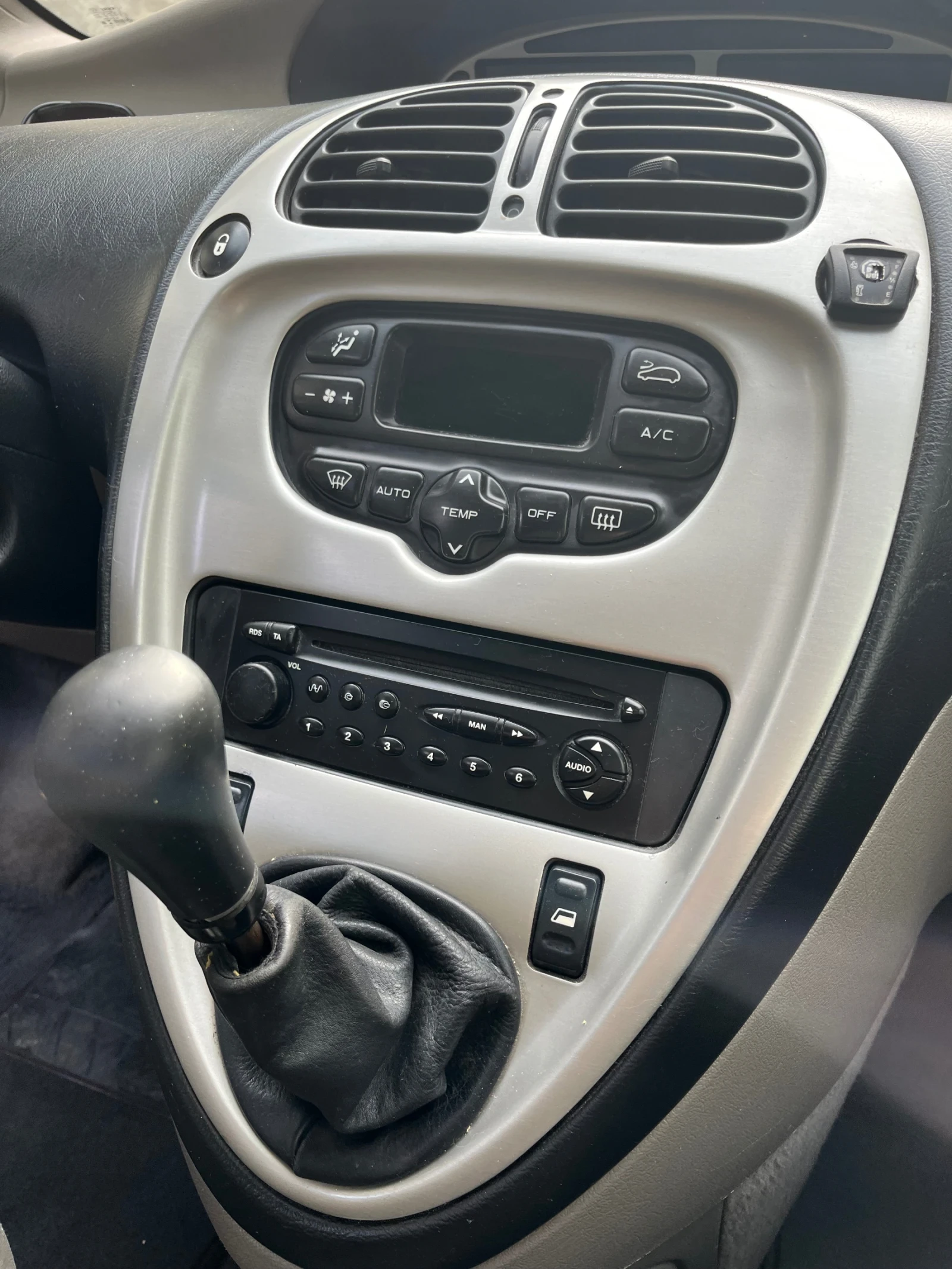 Citroen Xsara picasso 1.8 газ/бензин - изображение 8