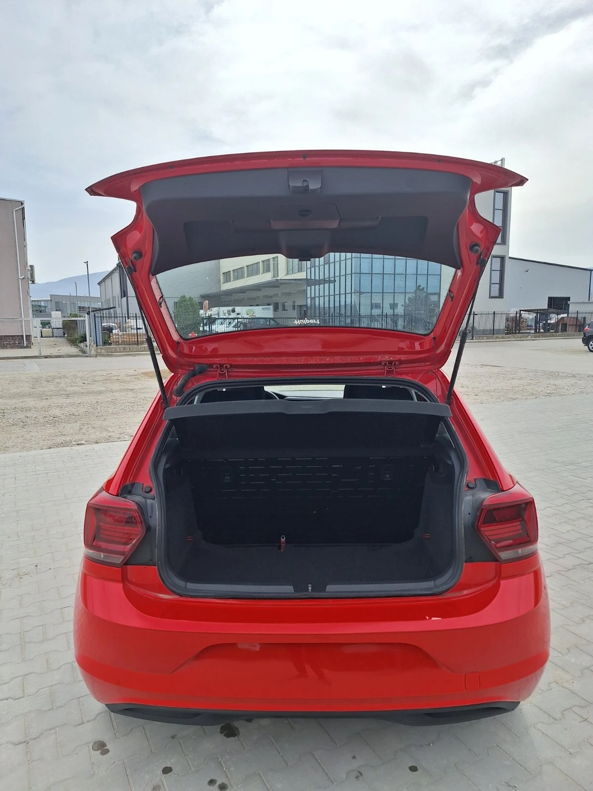 VW Polo 1.0i дистроник - изображение 7