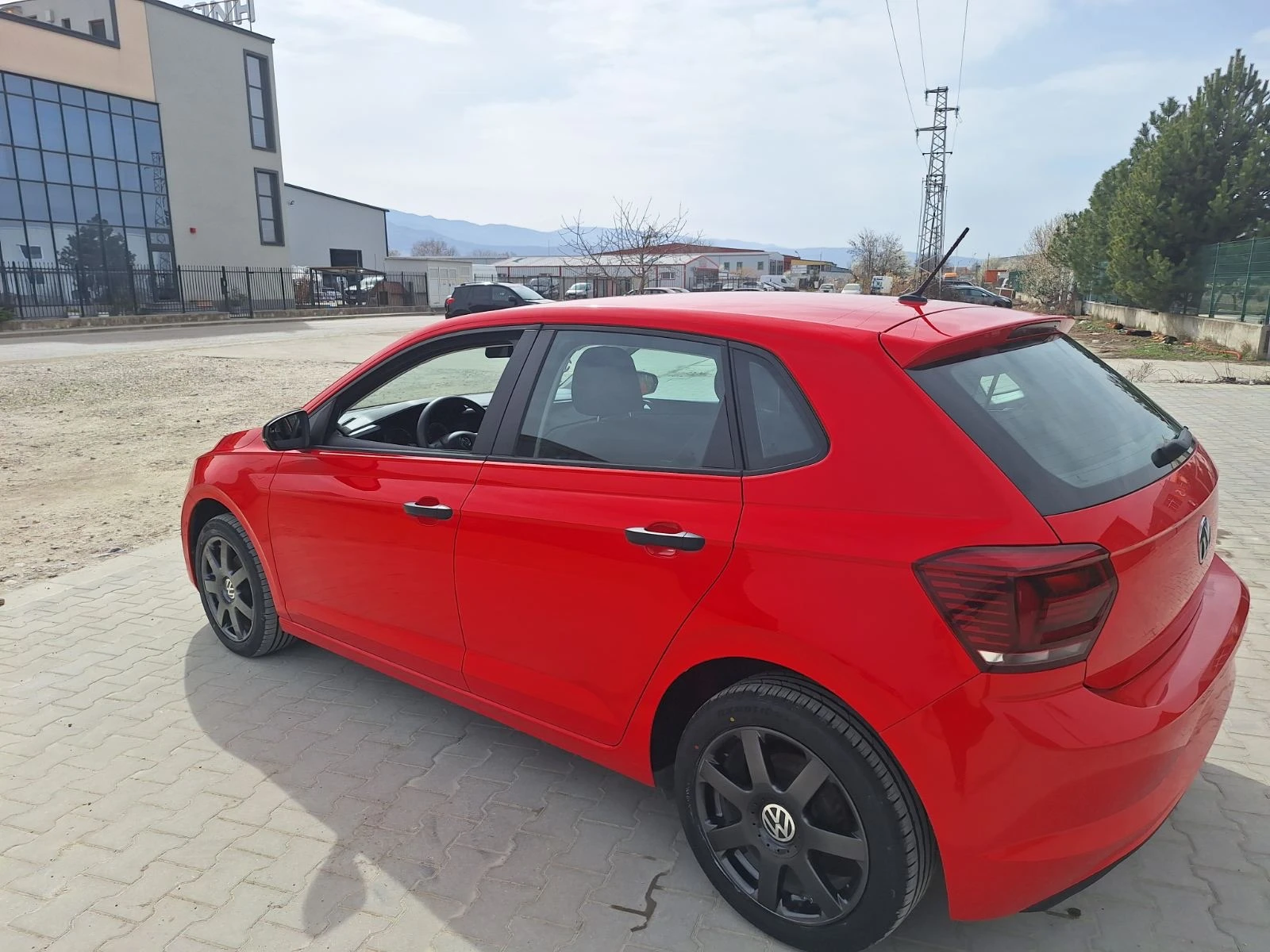 VW Polo 1.0i дистроник - изображение 3