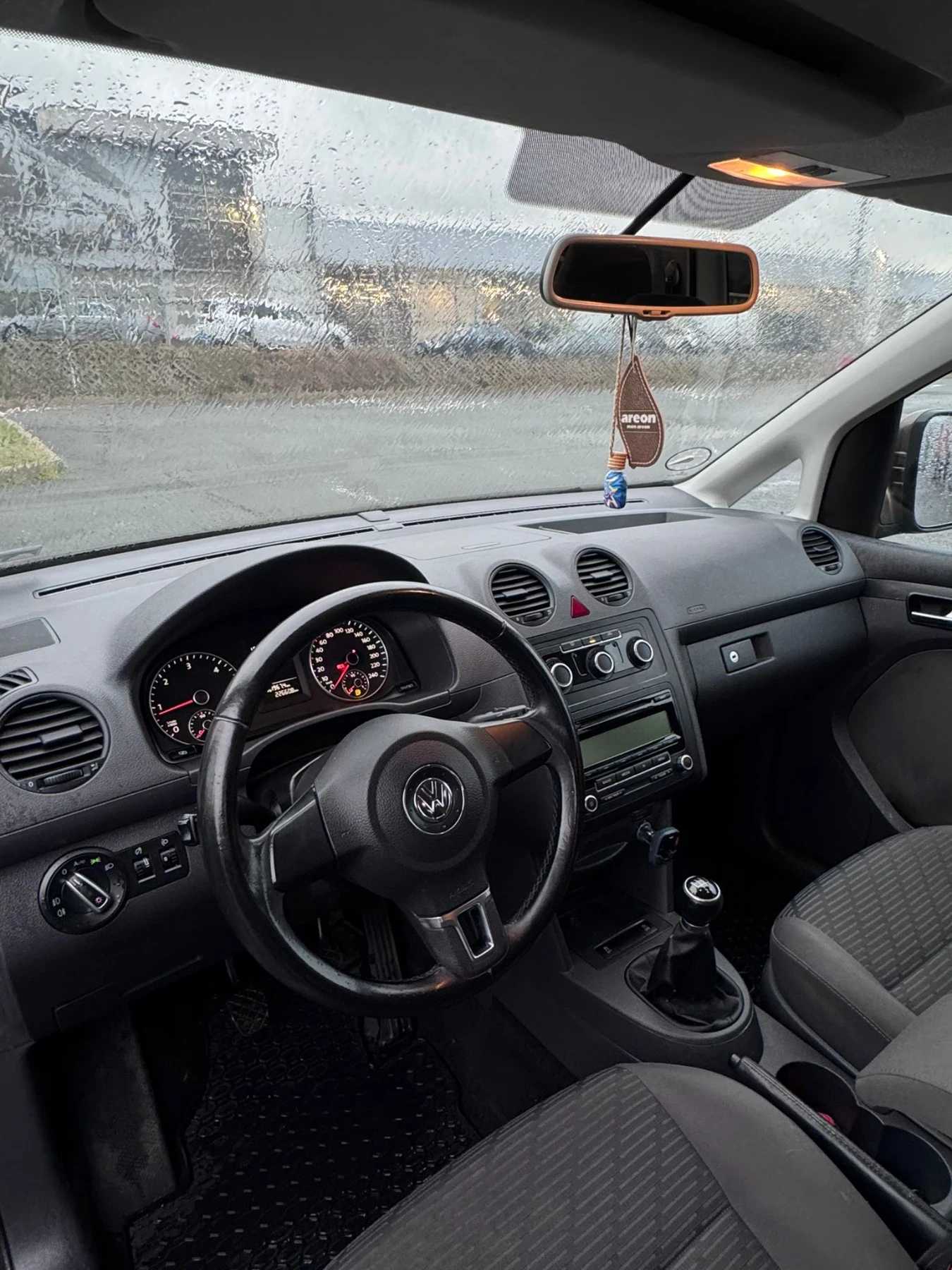 VW Caddy VW Caddy Comfort 1.6 TDI �������� �� 150���. ��. ! | Mobile.bg � ����������� 5