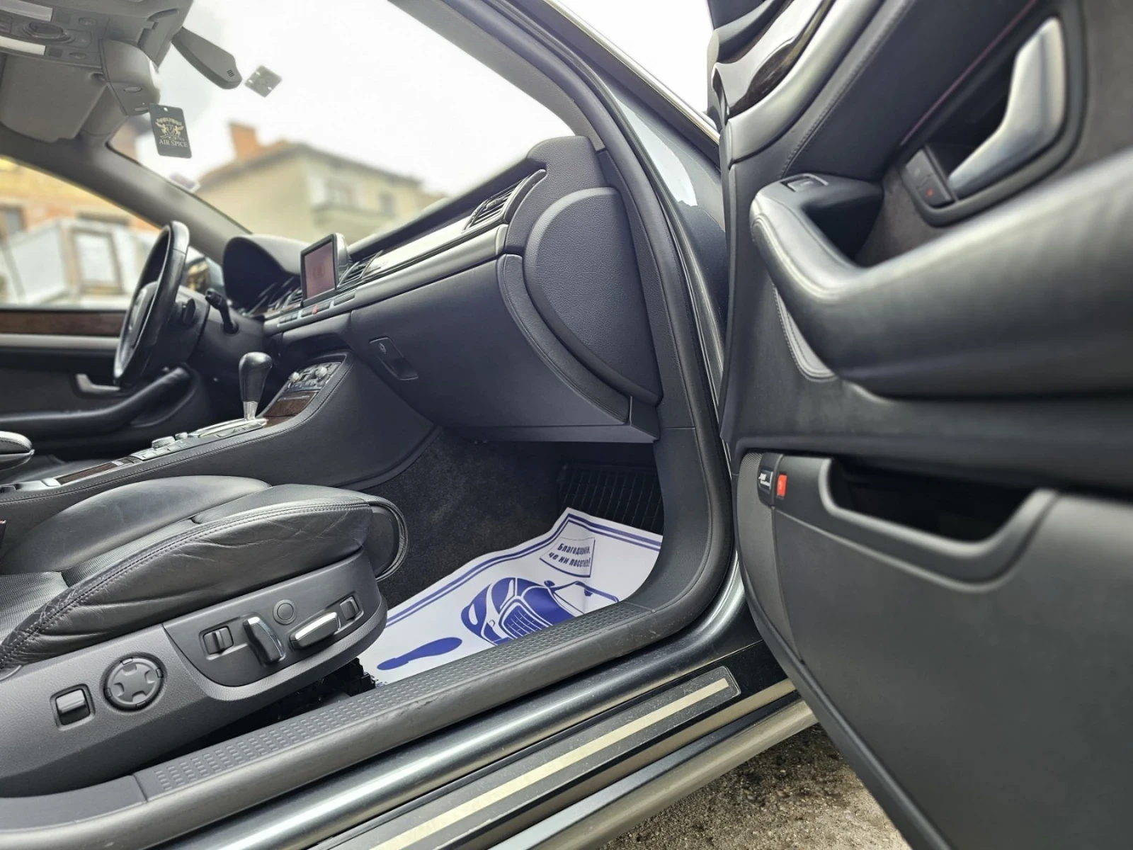 Audi A8, снимка 15 - Автомобили и джипове - 54139337