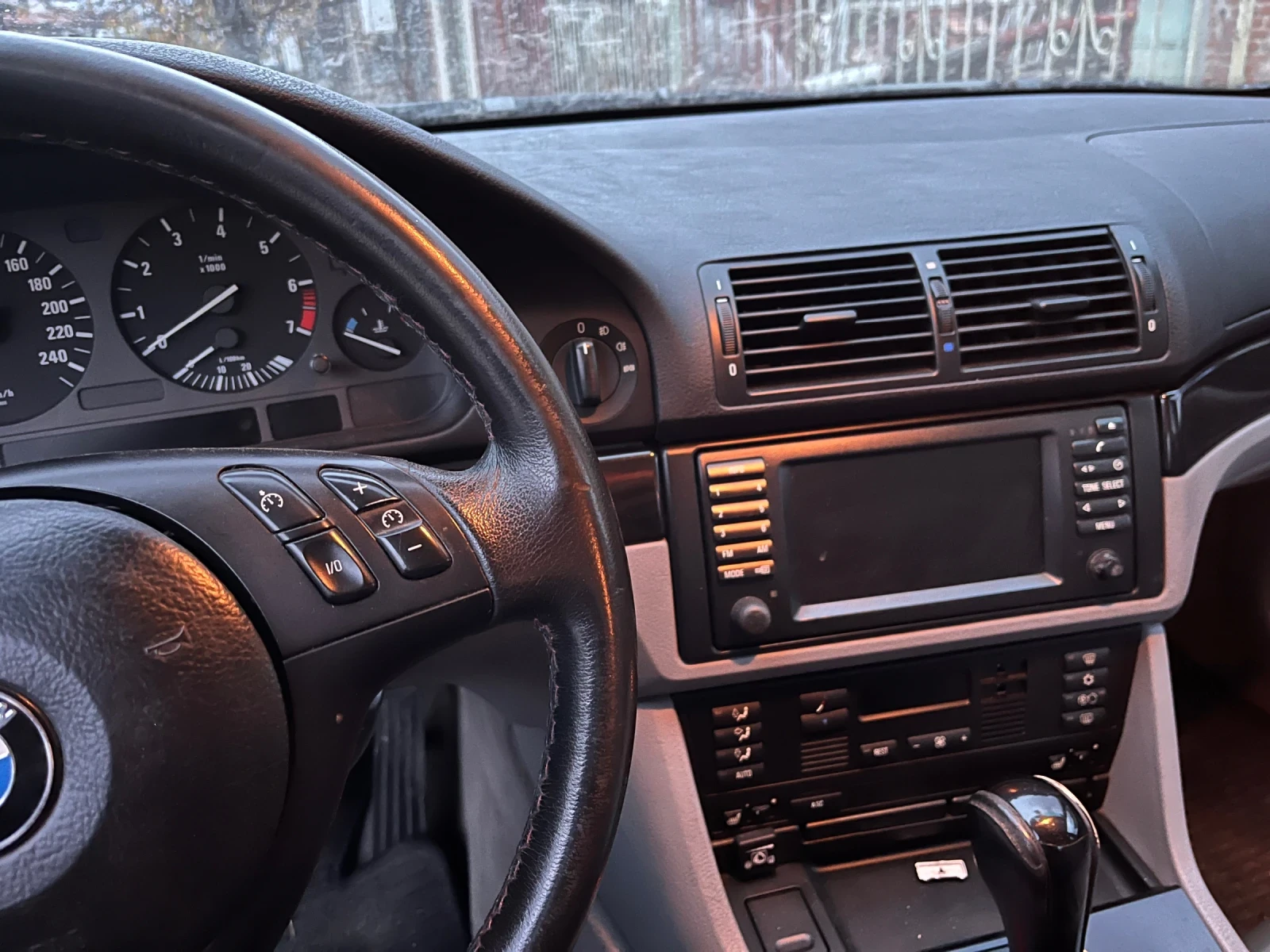 BMW 528, снимка 11 - Автомобили и джипове - 54633712