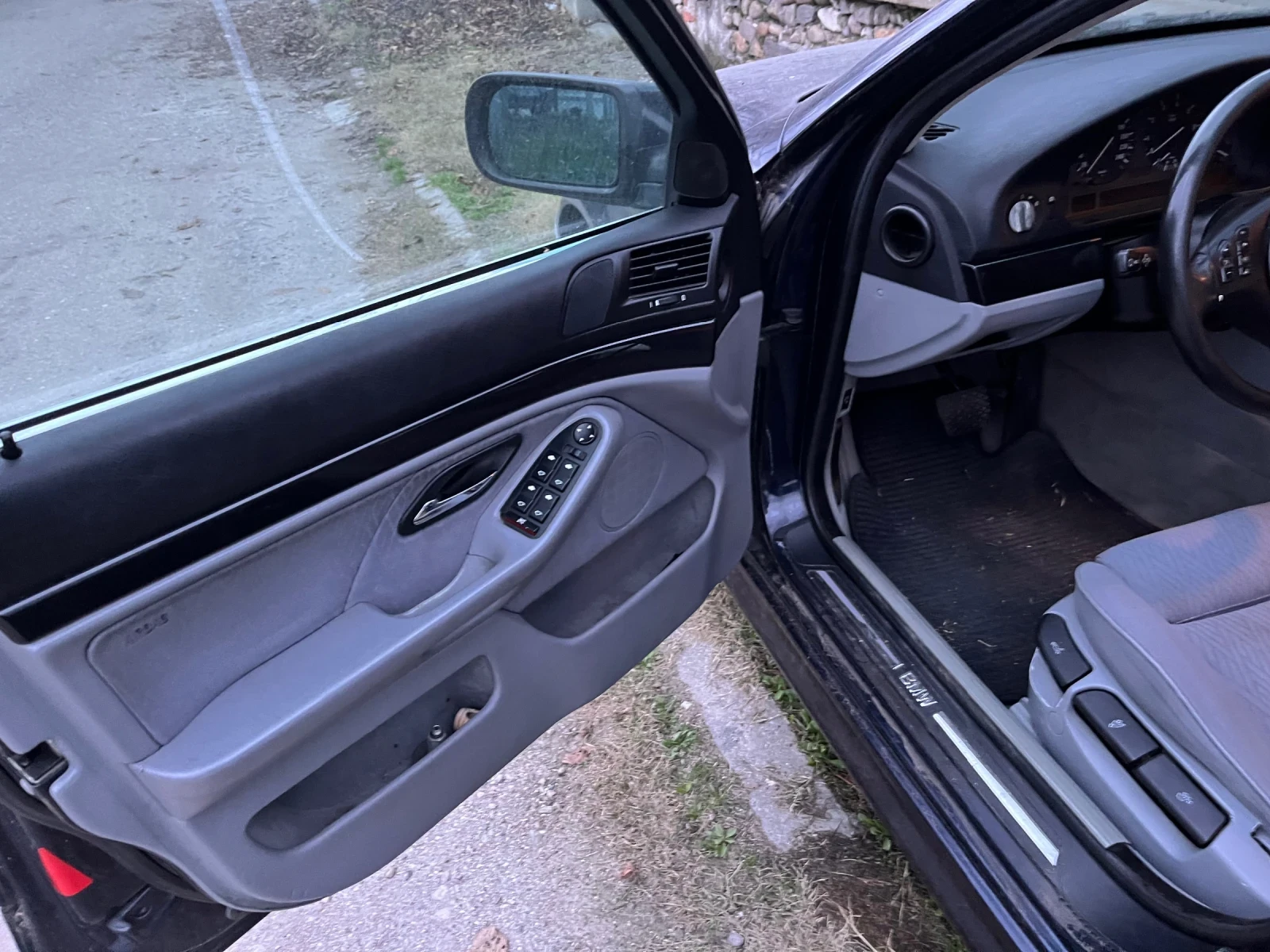 BMW 528, снимка 12 - Автомобили и джипове - 54633712
