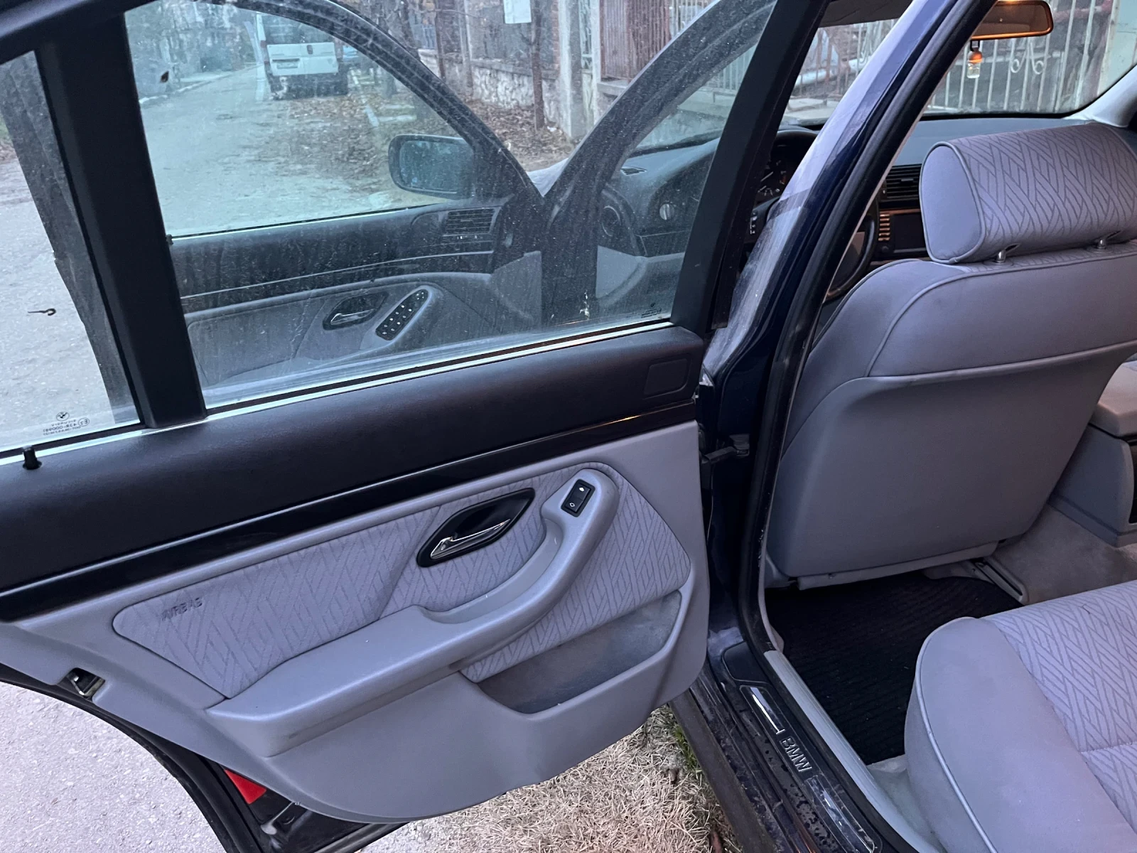 BMW 528, снимка 13 - Автомобили и джипове - 54633712