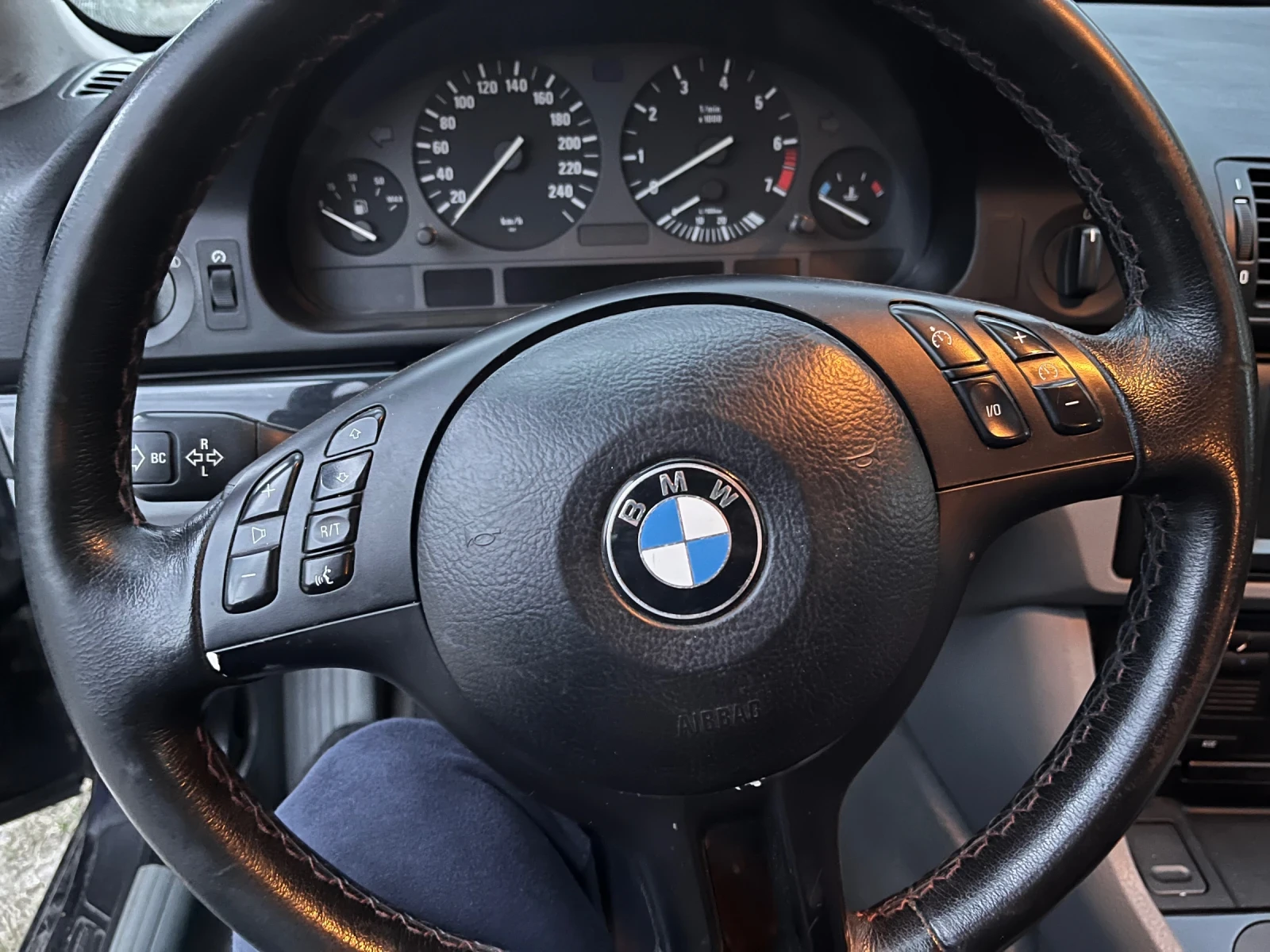 BMW 528, снимка 10 - Автомобили и джипове - 54633712
