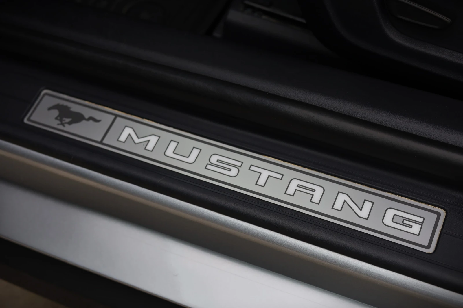 Ford Mustang 5.0 БЕНЗИН, снимка 8 - Автомобили и джипове - 54835909