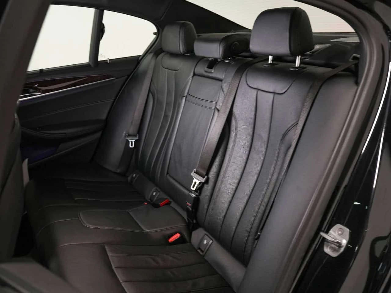 BMW 530 * XDRIVE | M SPORT | PREMIUM ENHANCED | SUNROOF * , снимка 8 - Автомобили и джипове - 54918479