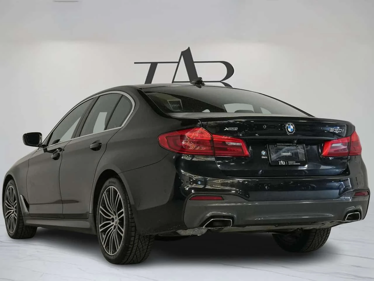 BMW 530 * XDRIVE | M SPORT | PREMIUM ENHANCED | SUNROOF * , снимка 4 - Автомобили и джипове - 54918479
