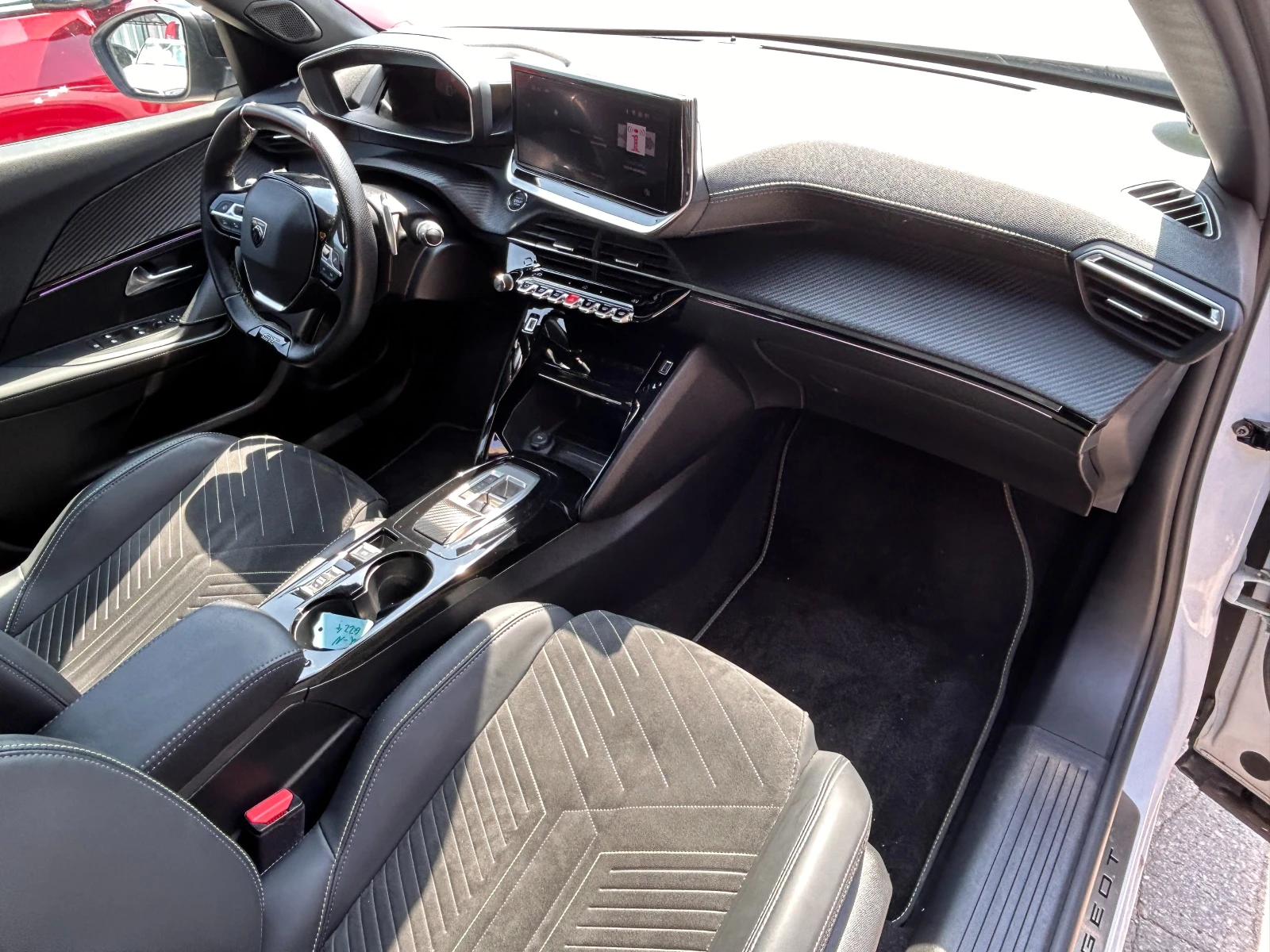 Peugeot 2008 GT PURETECH EAT8 131, снимка 9 - Автомобили и джипове - 55816909
