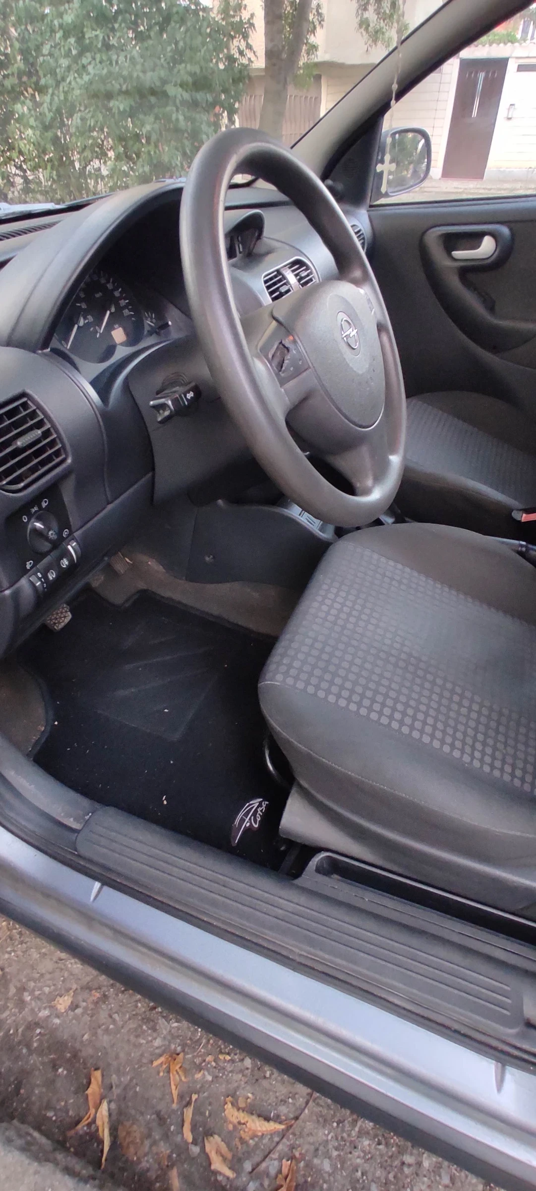 Opel Corsa, снимка 13 - Автомобили и джипове - 55879579