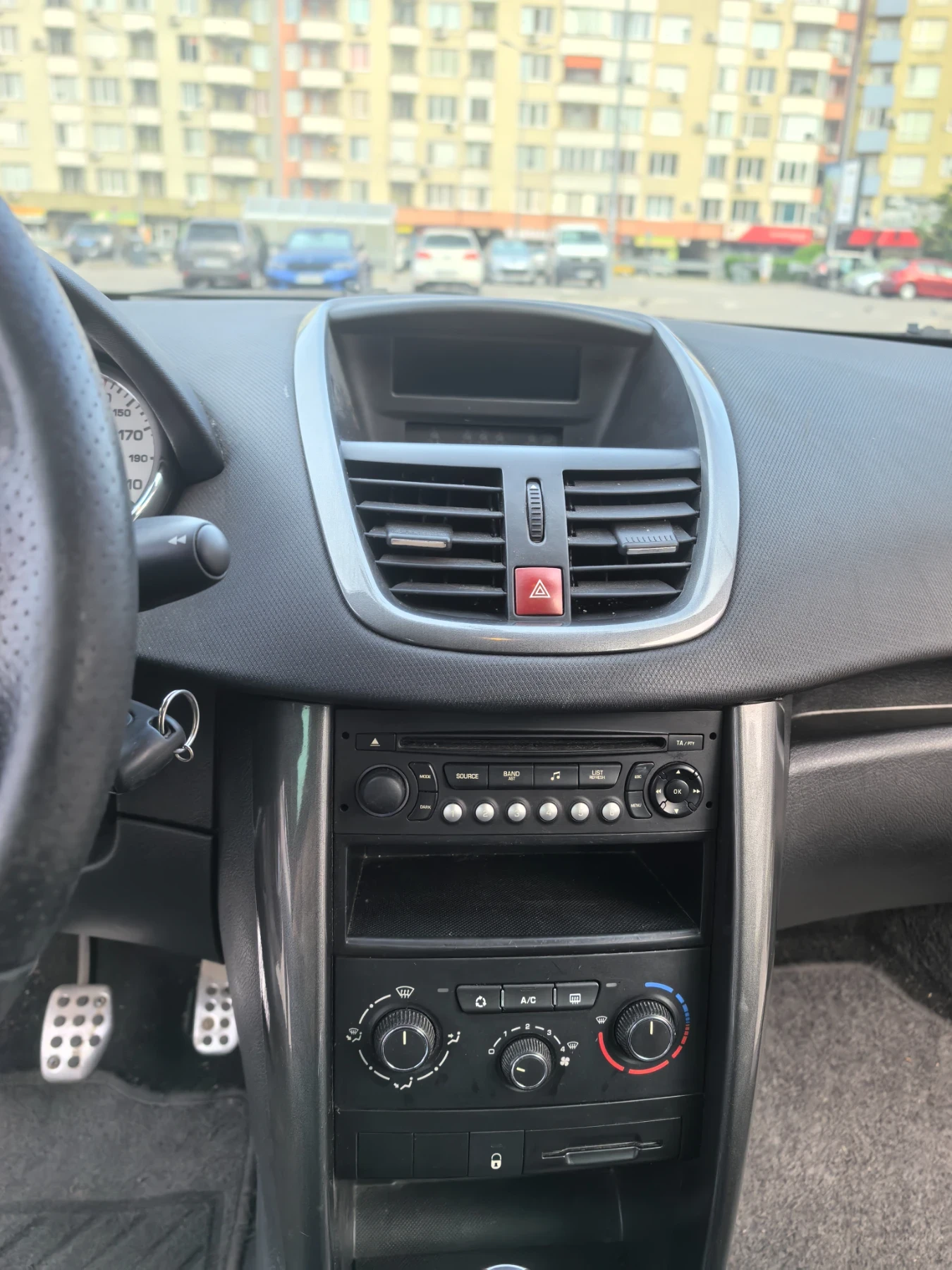Peugeot 207, снимка 7 - Автомобили и джипове - 56002455