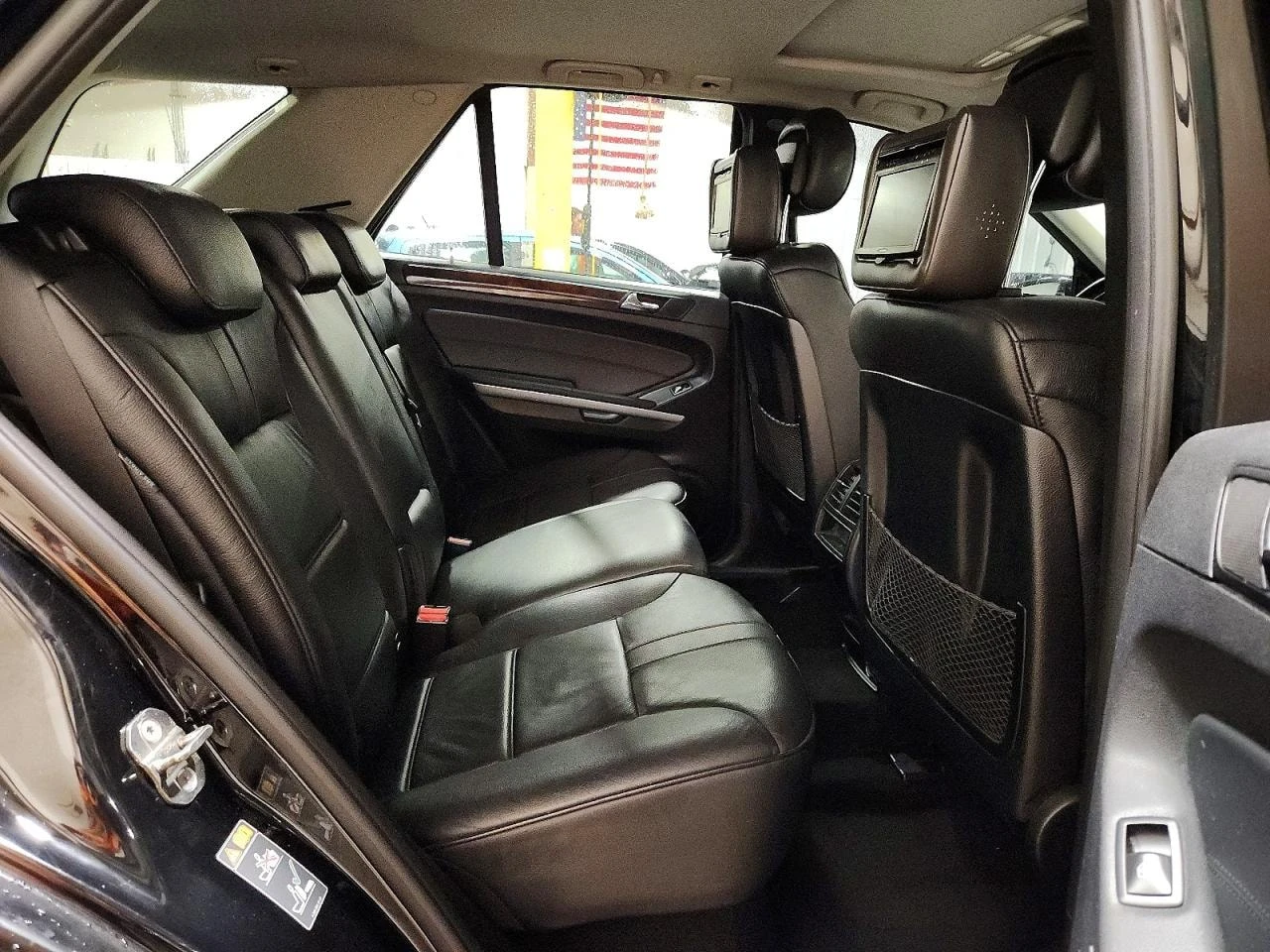Mercedes-Benz ML 550 AMG * AIRMATIC * FACELIFT * CARFAX * , снимка 10 - Автомобили и джипове - 56085761