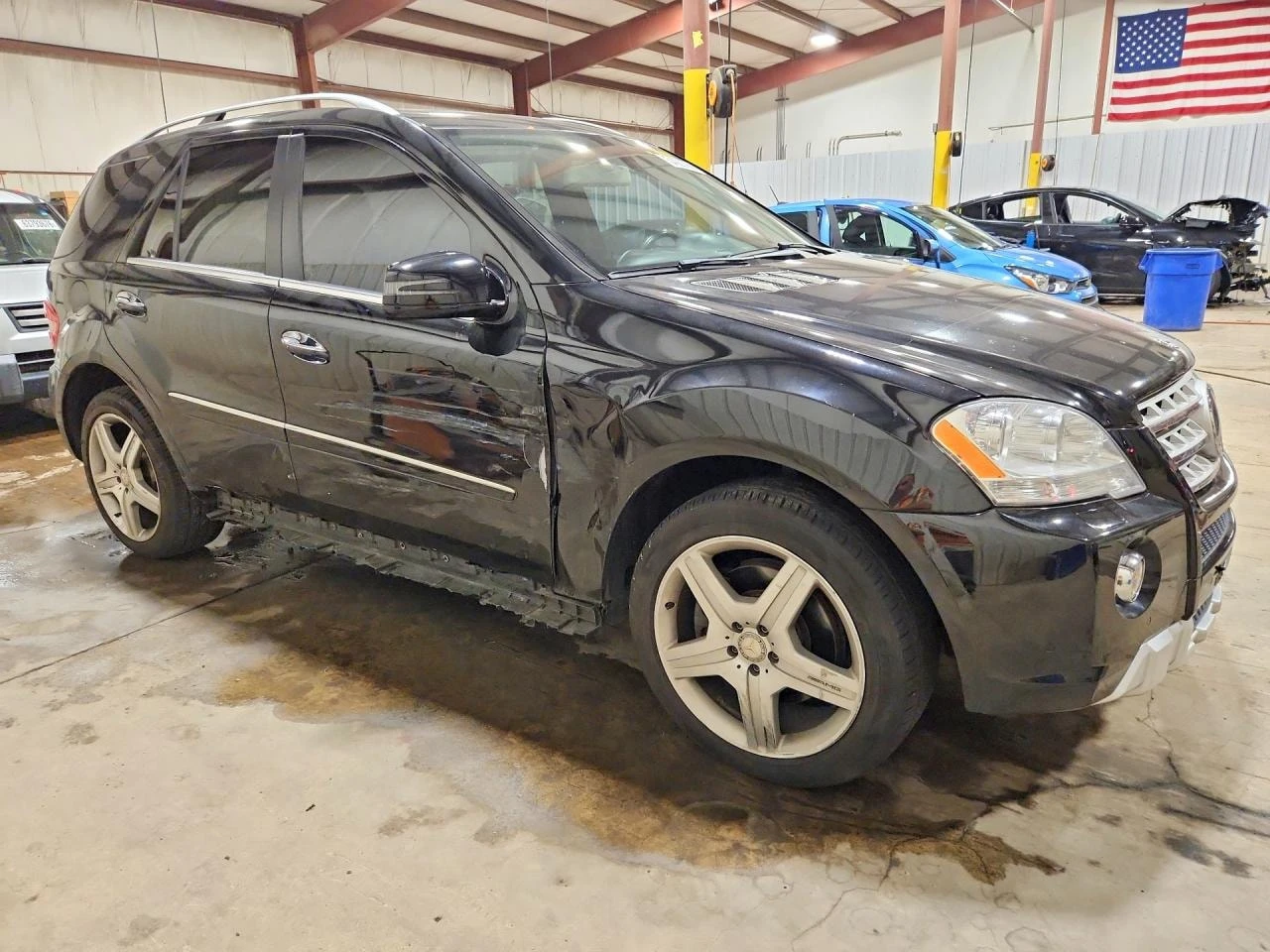 Mercedes-Benz ML 550 AMG * AIRMATIC * FACELIFT * CARFAX * , снимка 3 - Автомобили и джипове - 56085761