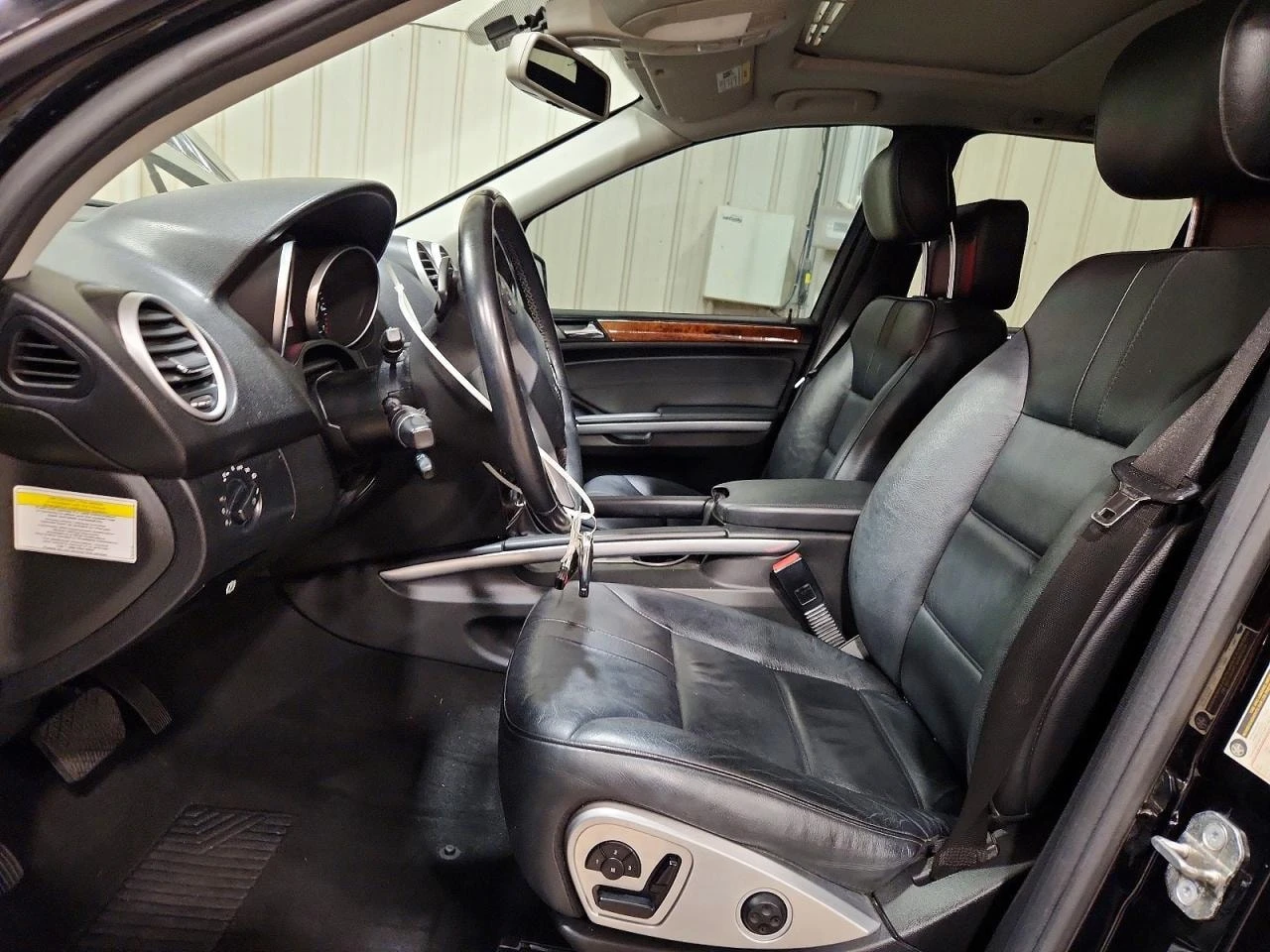 Mercedes-Benz ML 550 AMG * AIRMATIC * FACELIFT * CARFAX * , снимка 7 - Автомобили и джипове - 56085761