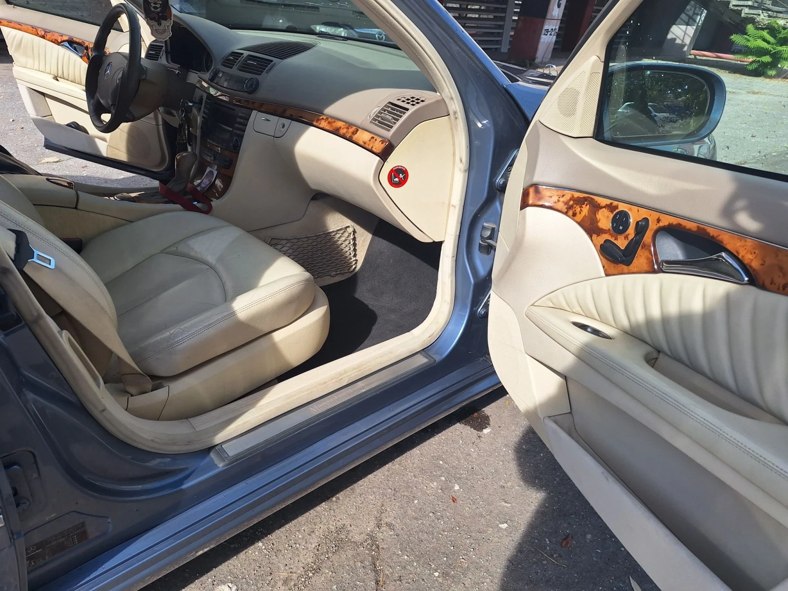 Mercedes-Benz E 320, снимка 6 - Автомобили и джипове - 56577044