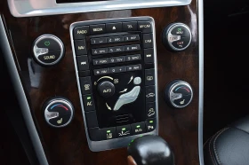 Volvo XC60 2.4/D5/205к.с/ШВЕЙЦАРИЯ-LUX/ДИСТРОНИК/BLISS/LANE , снимка 11
