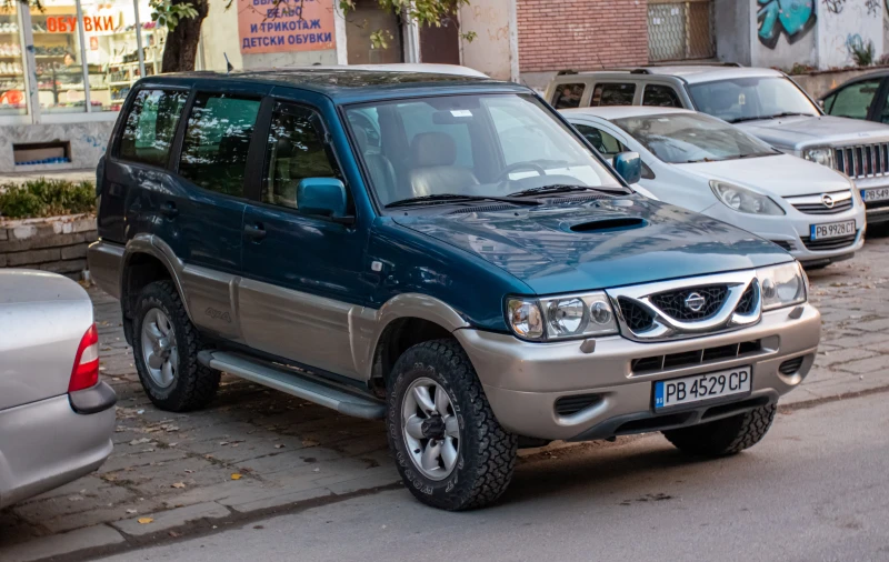 Nissan Terrano TD27, снимка 1 - Автомобили и джипове - 47805984