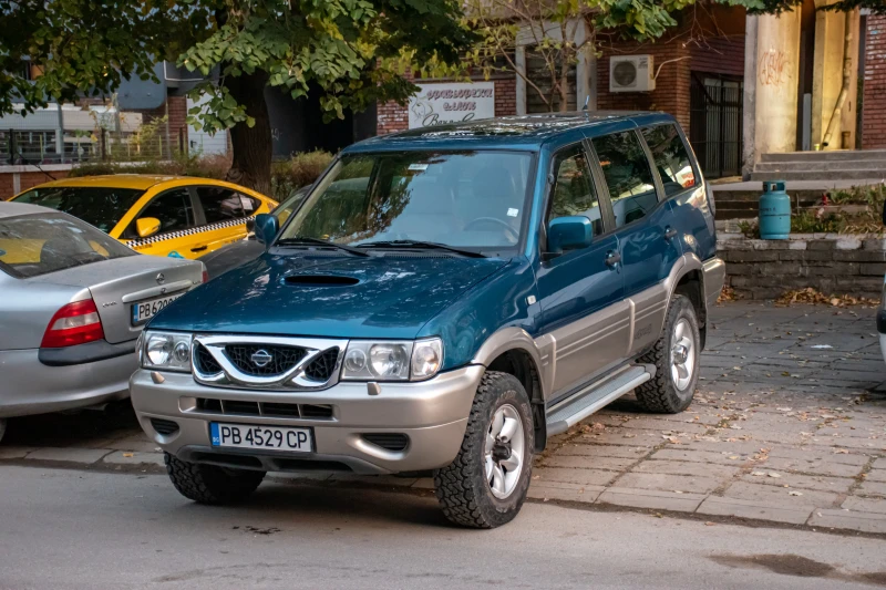 Nissan Terrano TD27, снимка 16 - Автомобили и джипове - 47805984