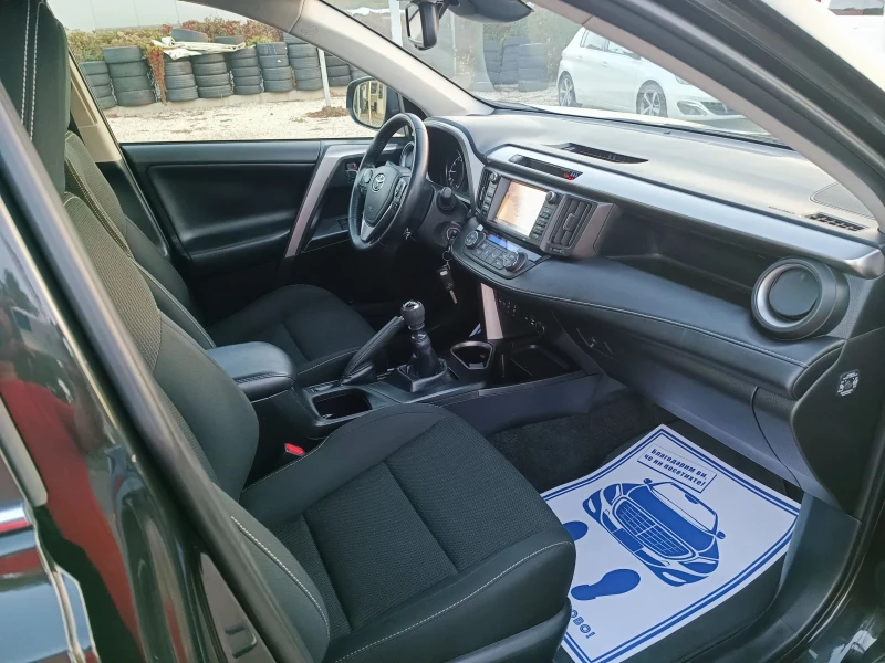 Toyota Rav4 2.0i-152кс-ШВЕЙЦАРИЯ-РЪЧКА-4х4-FACELIFT-ДИСТРОНИК, снимка 11 - Автомобили и джипове - 52159330