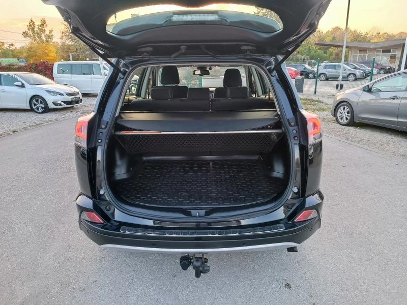 Toyota Rav4 2.0i-152кс-ШВЕЙЦАРИЯ-РЪЧКА-4х4-FACELIFT-ДИСТРОНИК, снимка 5 - Автомобили и джипове - 52159330