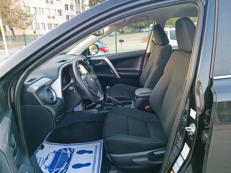 Toyota Rav4 2.0i-152кс-ШВЕЙЦАРИЯ-РЪЧКА-4х4-FACELIFT-ДИСТРОНИК, снимка 9 - Автомобили и джипове - 52159330
