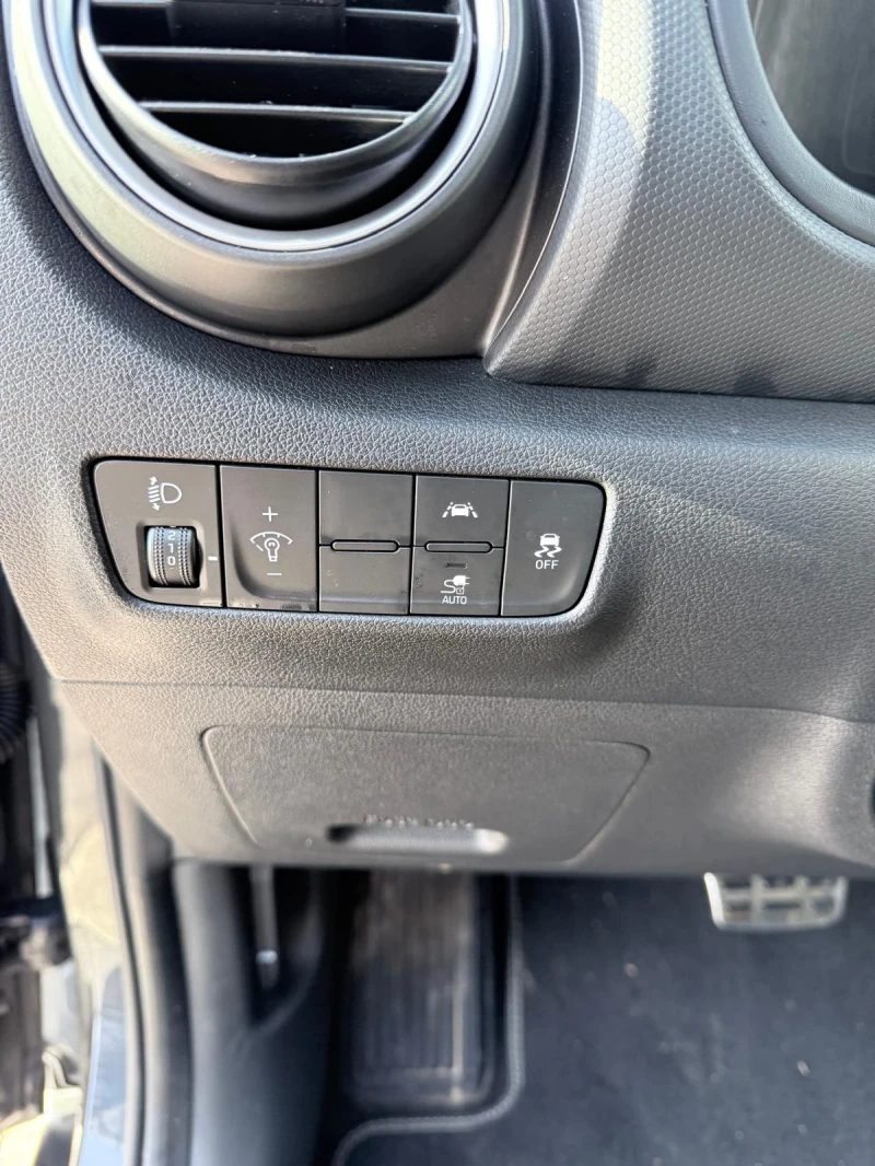 Hyundai Kona, снимка 13 - Автомобили и джипове - 52636325