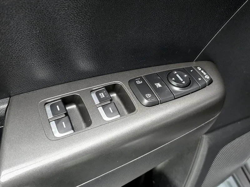 Kia Sportage, снимка 14 - Автомобили и джипове - 54821126