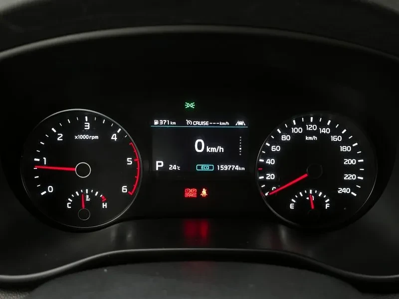 Kia Sportage, снимка 8 - Автомобили и джипове - 54821126