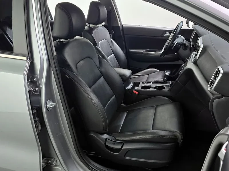Kia Sportage, снимка 12 - Автомобили и джипове - 54821126