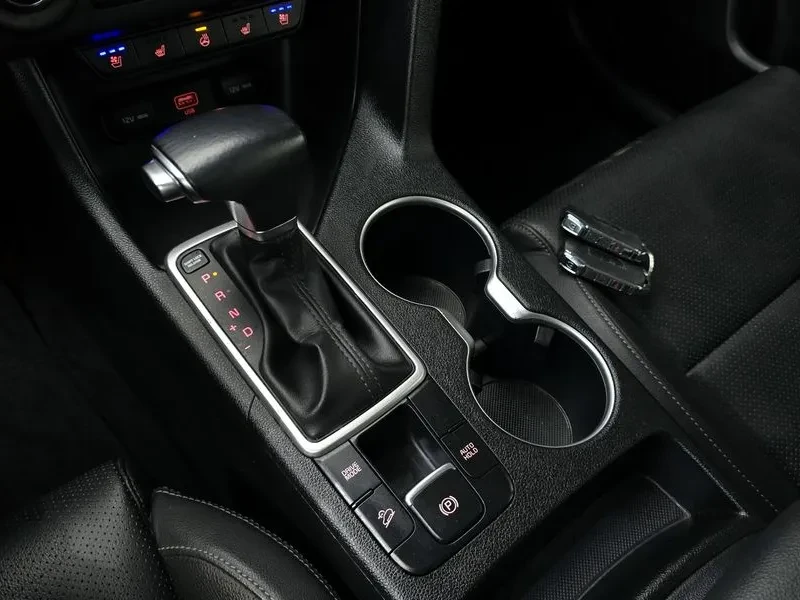 Kia Sportage, снимка 9 - Автомобили и джипове - 54821126