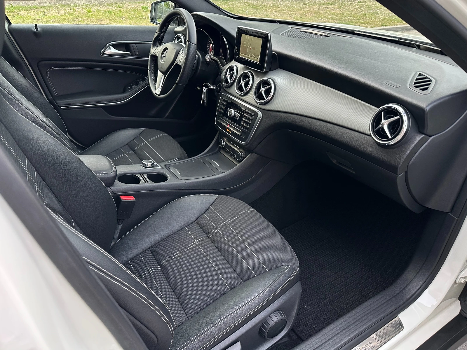 Mercedes-Benz GLA 220 200d 136к.с ПАНОРАМА* ПЪЛНА СЕРВИЗНА ИСТОРИЯ* !! - изображение 10