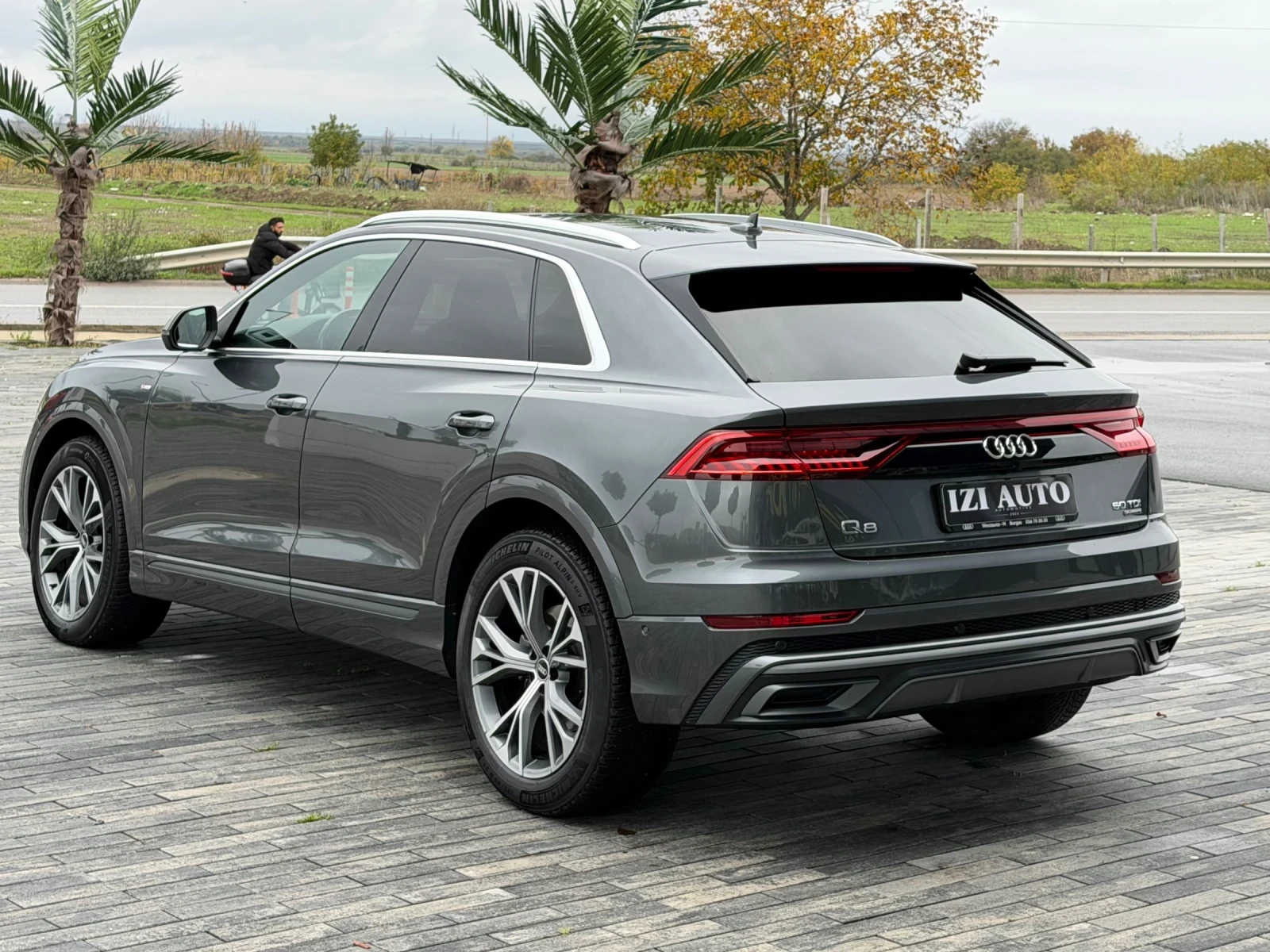 Audi Q8 50TDI/S LINE/VALCONA/VIRTUAL/ГАРАНЦИОННА/LIZING - изображение 6