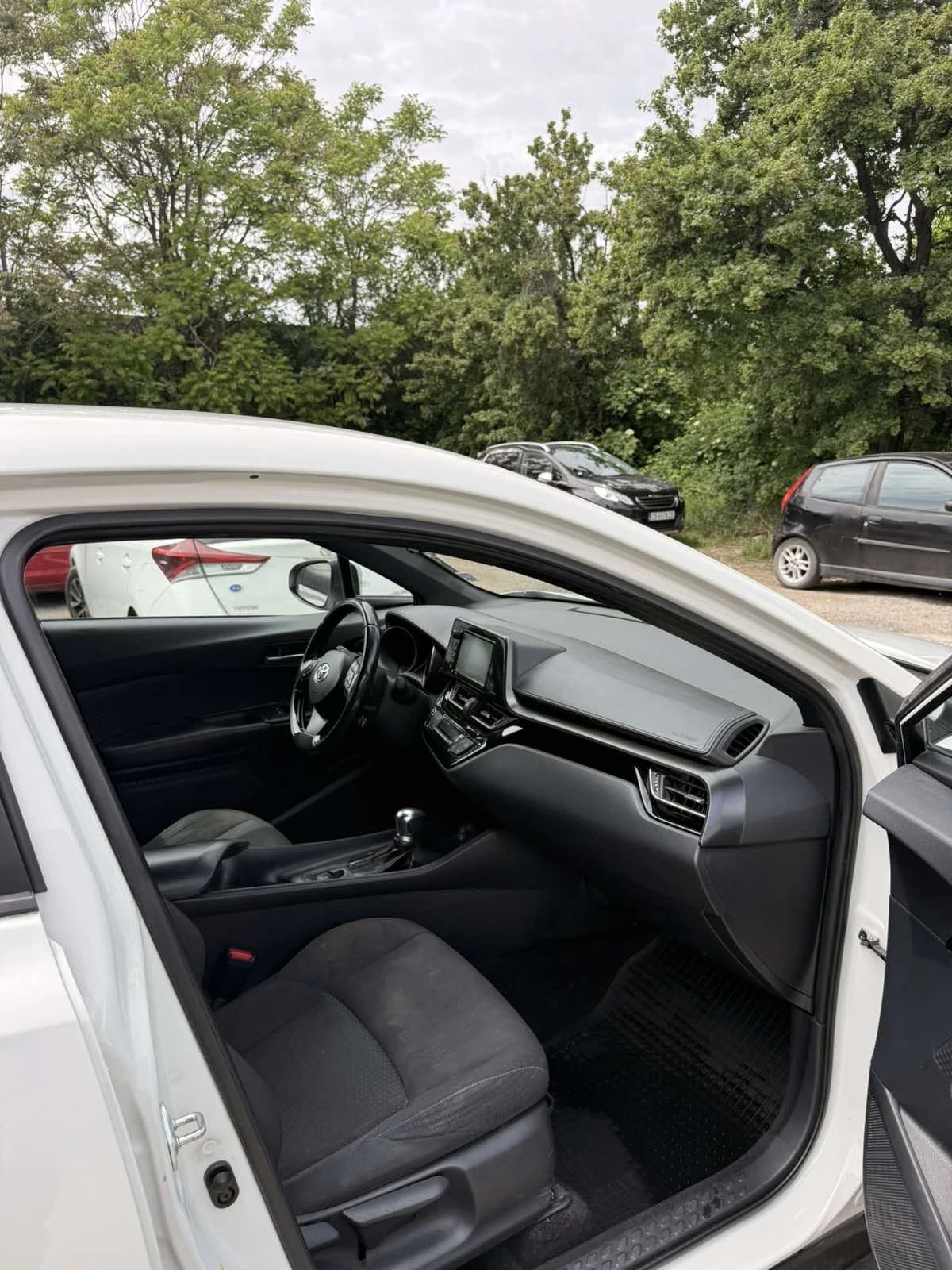 Toyota C-HR 2.0i , снимка 4 - Автомобили и джипове - 54608983