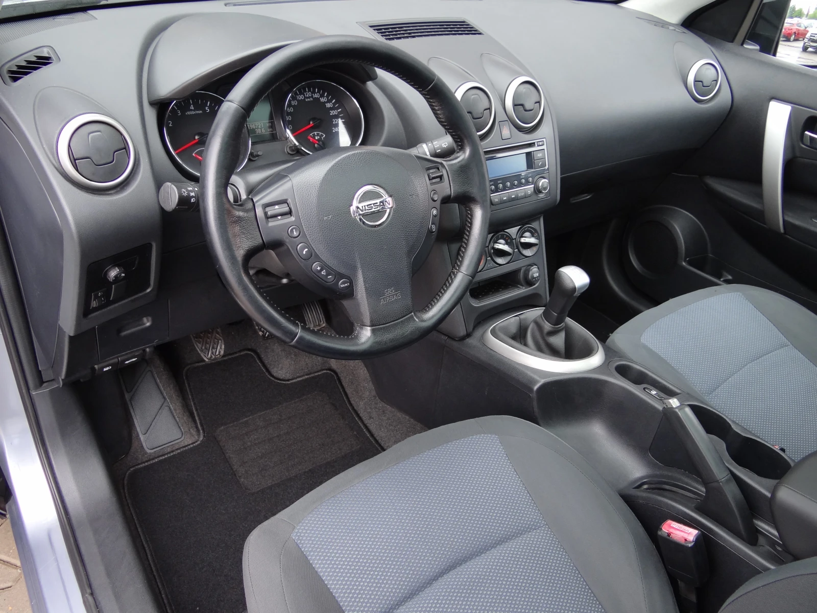 Nissan Qashqai + 2 1.6i-16v-117k.c. /7-места/Панорамa/Euro-5B/, снимка 8 - Автомобили и джипове - 54750686