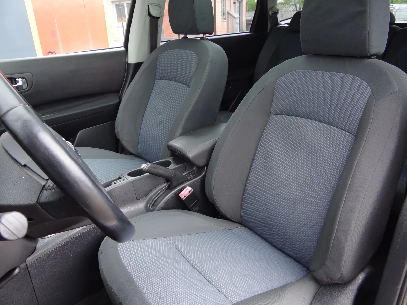 Nissan Qashqai + 2 1.6i-16v-117k.c. /7-места/Панорамa/Euro-5B/, снимка 11 - Автомобили и джипове - 54750686