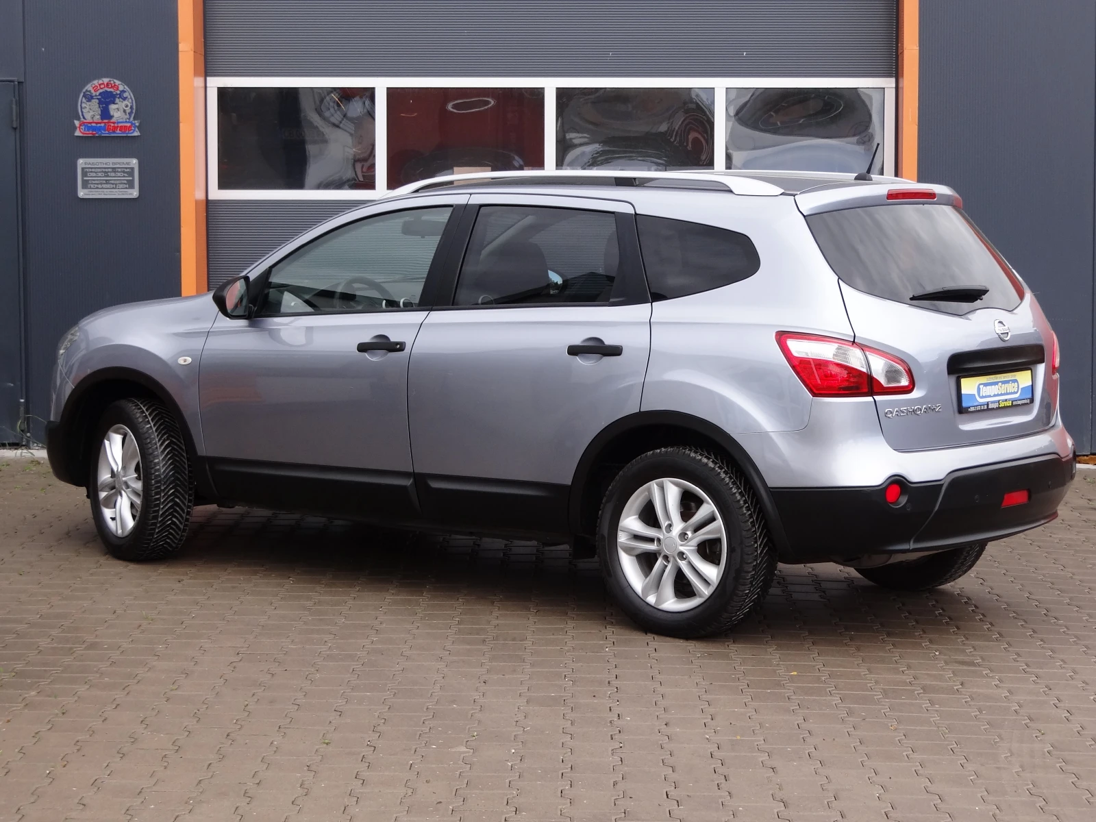 Nissan Qashqai + 2 1.6i-16v-117k.c. /7-места/Панорамa/Euro-5B/, снимка 3 - Автомобили и джипове - 54750686