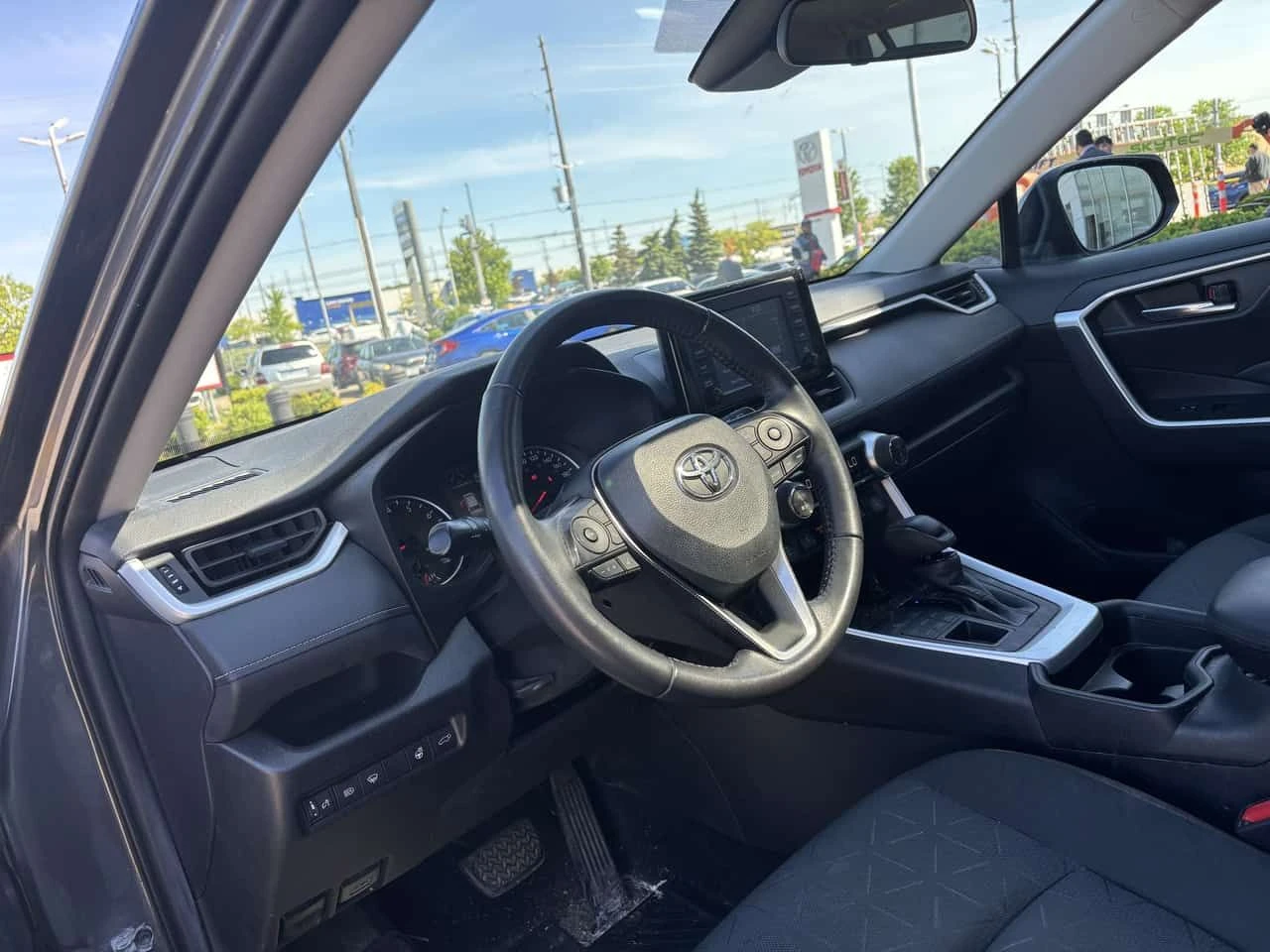 Toyota Rav4 * XLE AWD | Sunroof | Heated Seats | Cruise Contro, снимка 11 - Автомобили и джипове - 54896762