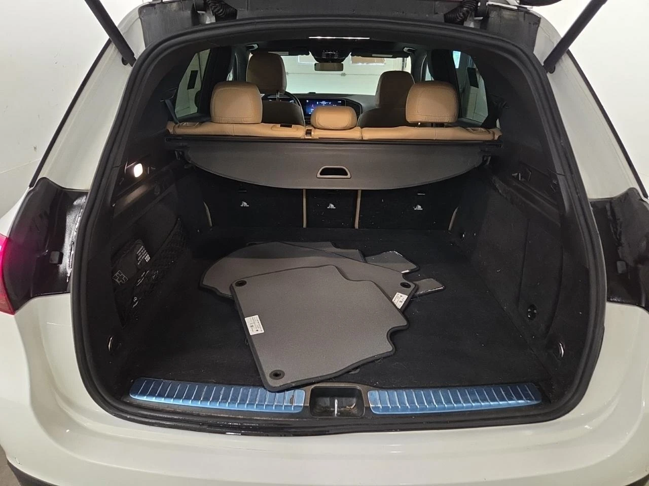 Mercedes-Benz GLE 350 4M/DIGITAL LIGHT/DISTR/HUD/BURM/360/ПАНО, снимка 14 - Автомобили и джипове - 55250595