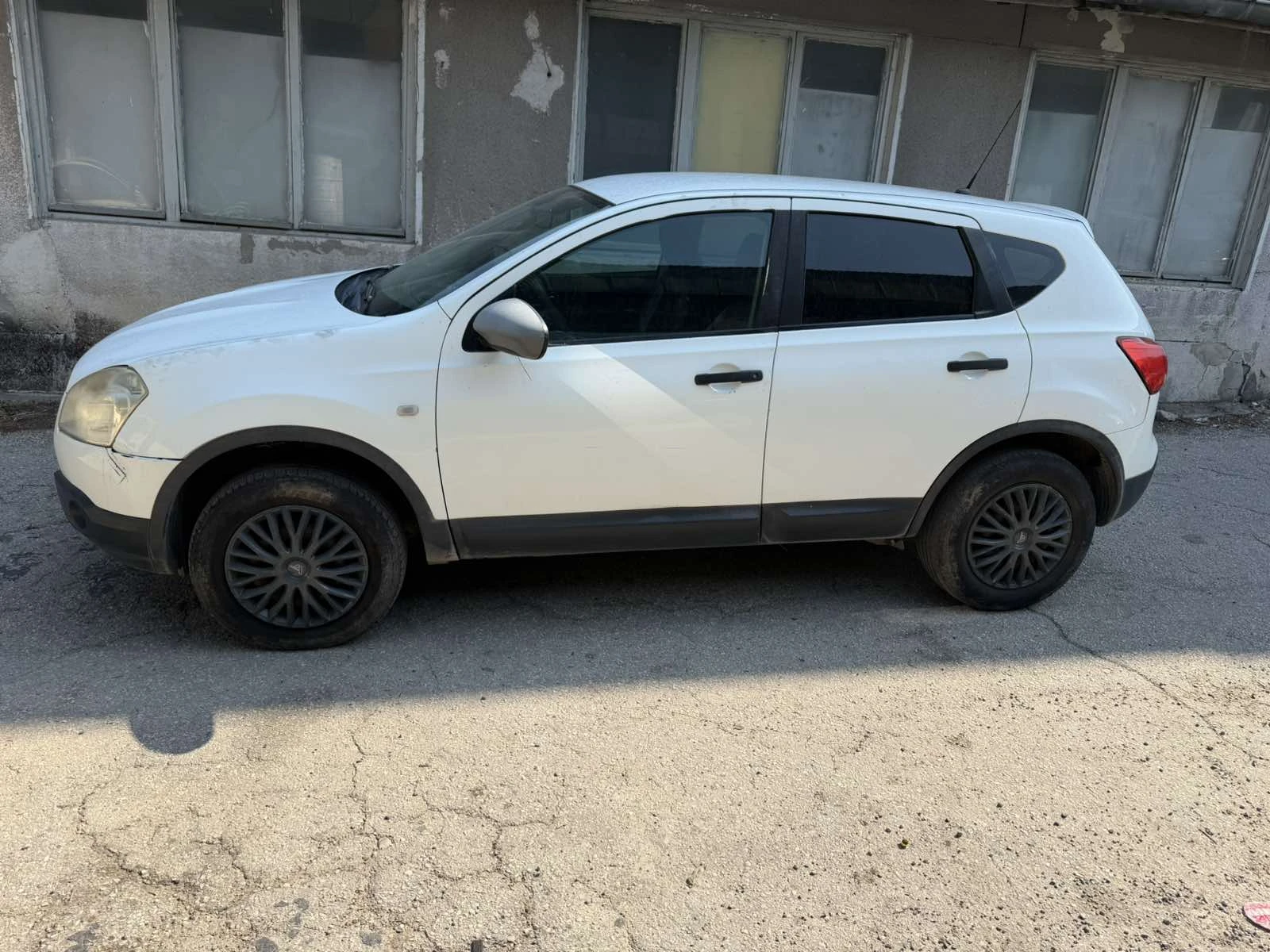 Nissan Qashqai 1.5dci, снимка 7 - Автомобили и джипове - 55800306