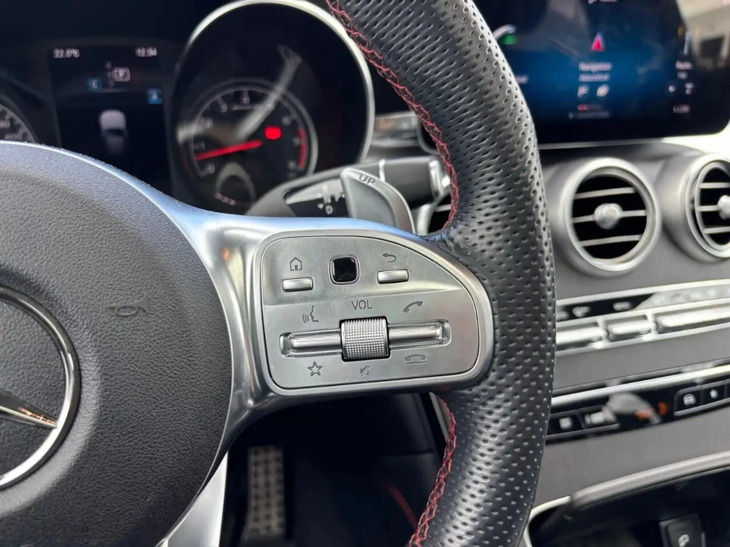 Mercedes-Benz GLC 43 AMG COUPE ЦЕНА ДО БЪЛГАРИЯ АВТОКРЕДИТ, снимка 17 - Автомобили и джипове - 55889398