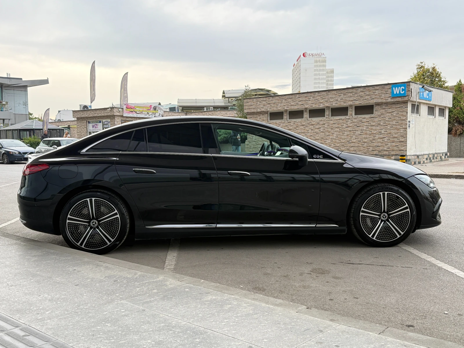 Mercedes-Benz EQE 350+ 292к.с 100kWh ГАРАНЦИЯ ДО 2032г !!!, снимка 5 - Автомобили и джипове - 56220606