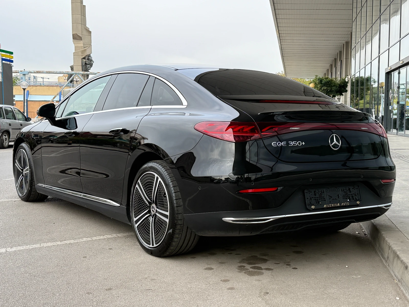 Mercedes-Benz EQE 350+ 292к.с 100kWh ГАРАНЦИЯ ДО 2032г !!!, снимка 3 - Автомобили и джипове - 56220606