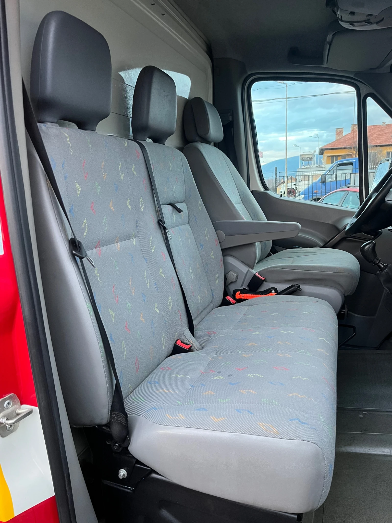 VW Crafter 2.5 , снимка 9 - Бусове и автобуси - 53743347