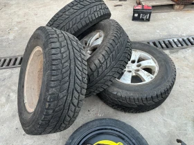 Гуми Зимни 265/65R17, снимка 4 - Гуми и джанти - 47550379