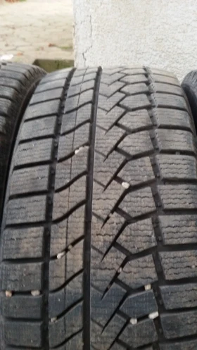Гуми Зимни 245/45R19