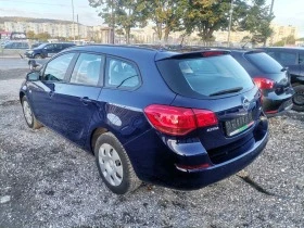 Opel Astra Sportstourer, снимка 6