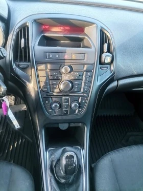 Opel Astra Sportstourer, снимка 9