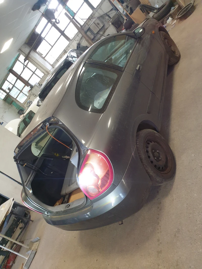 Nissan Almera, снимка 8 - Автомобили и джипове - 47818037